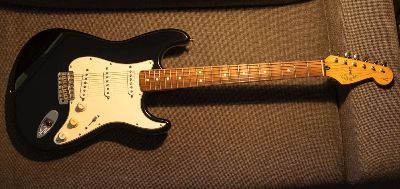 Gitara elektryczna Stratocaster – super stan
